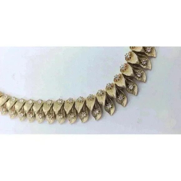 Vintage Necklace Gold Textured Double Leaf Leaves Layered Rhinestone Accents - Picture 5 of 9